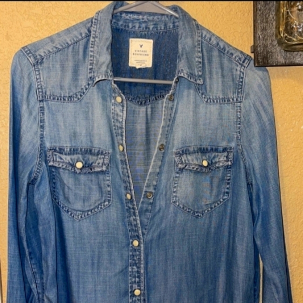 🌹American Eagle Outfitters Vintage Boyfriend Denim Snap Western Shirt Size S